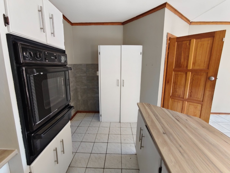 To Let 3 Bedroom Property for Rent in Langenhovenpark Free State